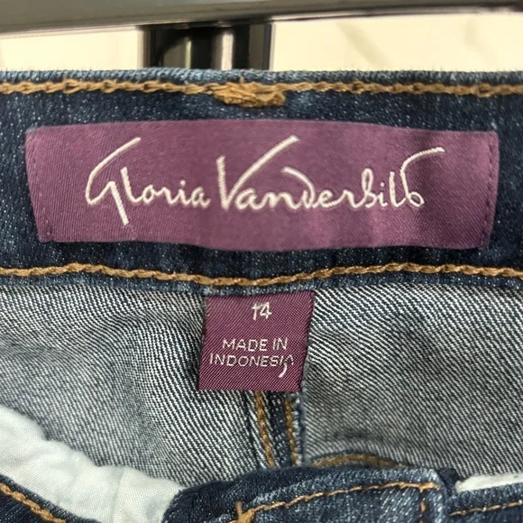 Gloria Vanderbilt Amanda Denim Jeans - Picture 3 of 4